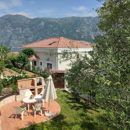 Holiday House In The Kotor Bay Buitenkant foto