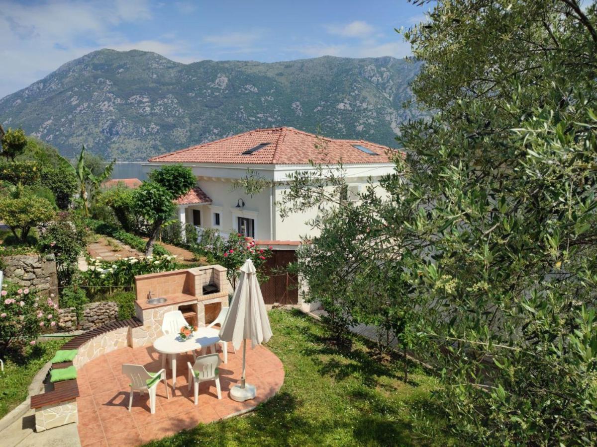 Holiday House In The Kotor Bay Buitenkant foto