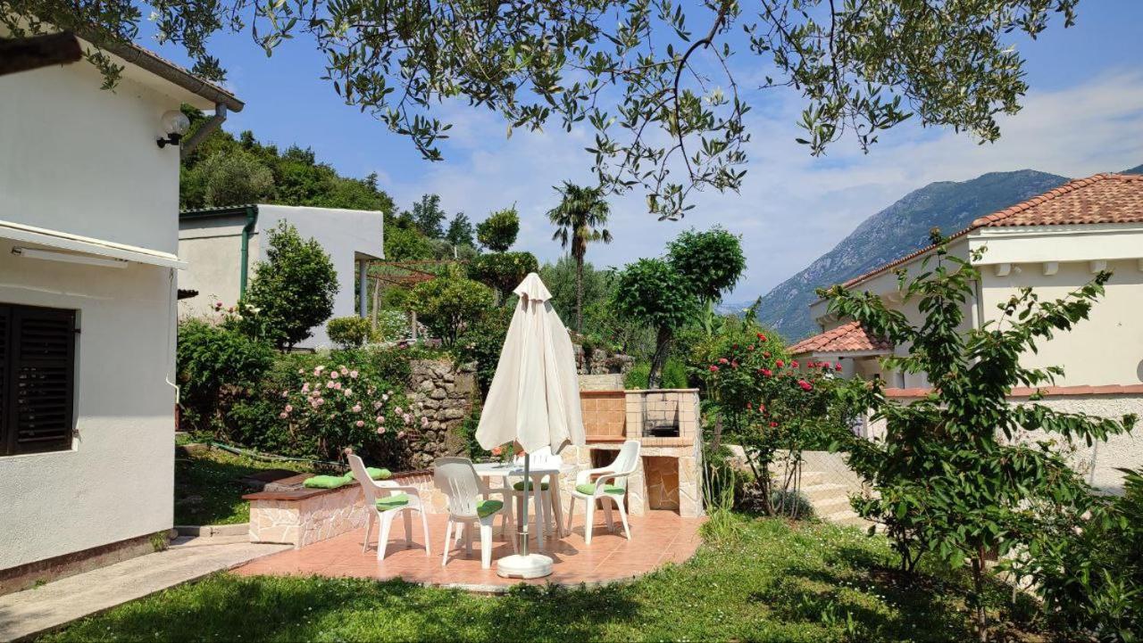 Holiday House In The Kotor Bay Buitenkant foto