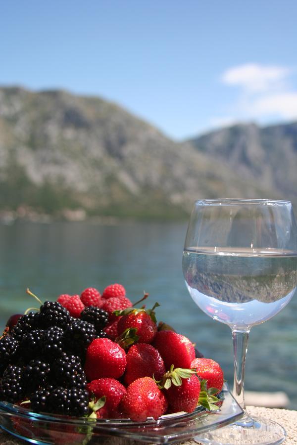 Holiday House In The Kotor Bay Buitenkant foto